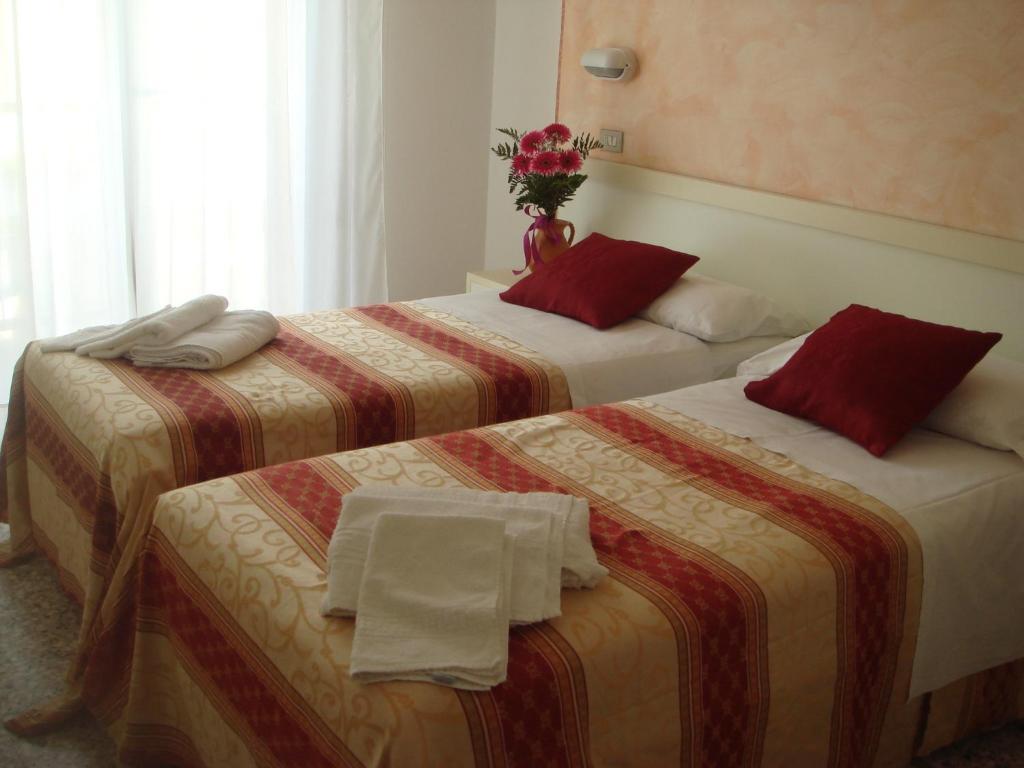 Hotel Arcade Rimini Luaran gambar