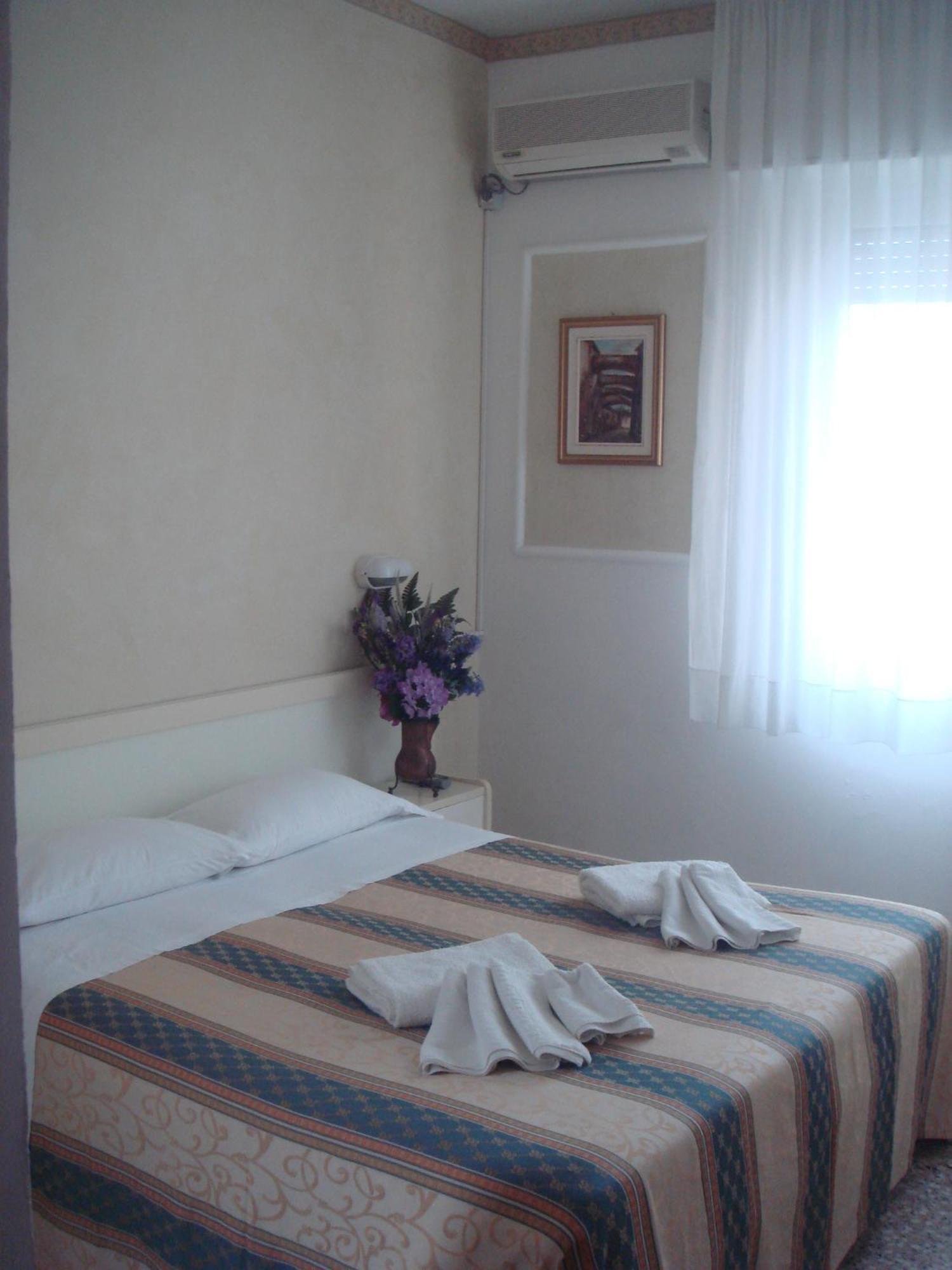 Hotel Arcade Rimini Luaran gambar