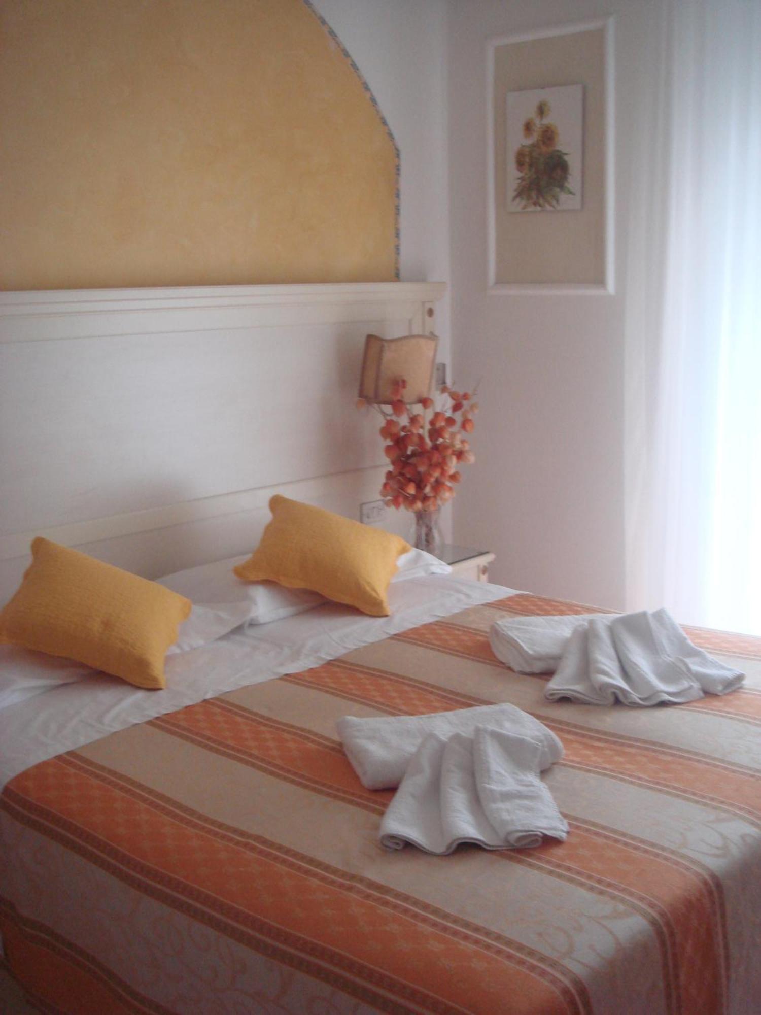 Hotel Arcade Rimini Luaran gambar